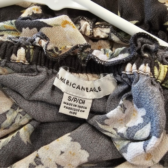 szS American Eagle Floral Off-Shoulder Peasant Top Tiered Bohemian Blouse - Picture 4 of 9